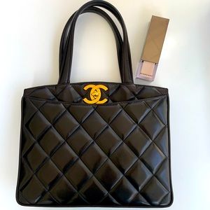 Chanel Black Medium Turnlock Tote(wise investment)